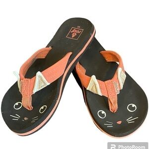 * Reef Kitty Cat Premium Flip Flops Size 4/5 Peach Pink Black